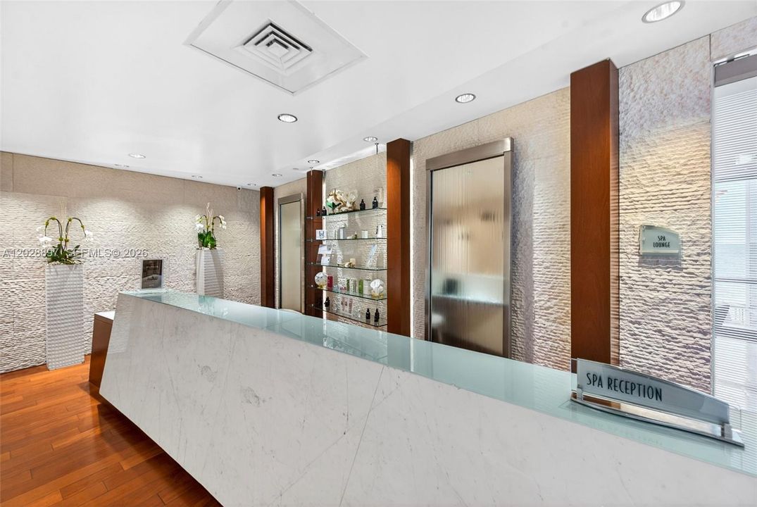 For Sale: $2,875,000 (3 beds, 3 baths, 1956 Square Feet)
