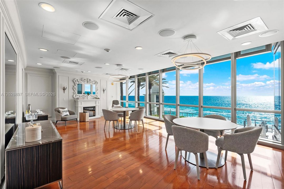 For Sale: $2,875,000 (3 beds, 3 baths, 1956 Square Feet)