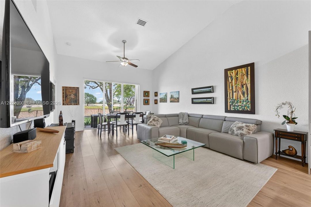 For Sale: $469,000 (2 beds, 2 baths, 1320 Square Feet)