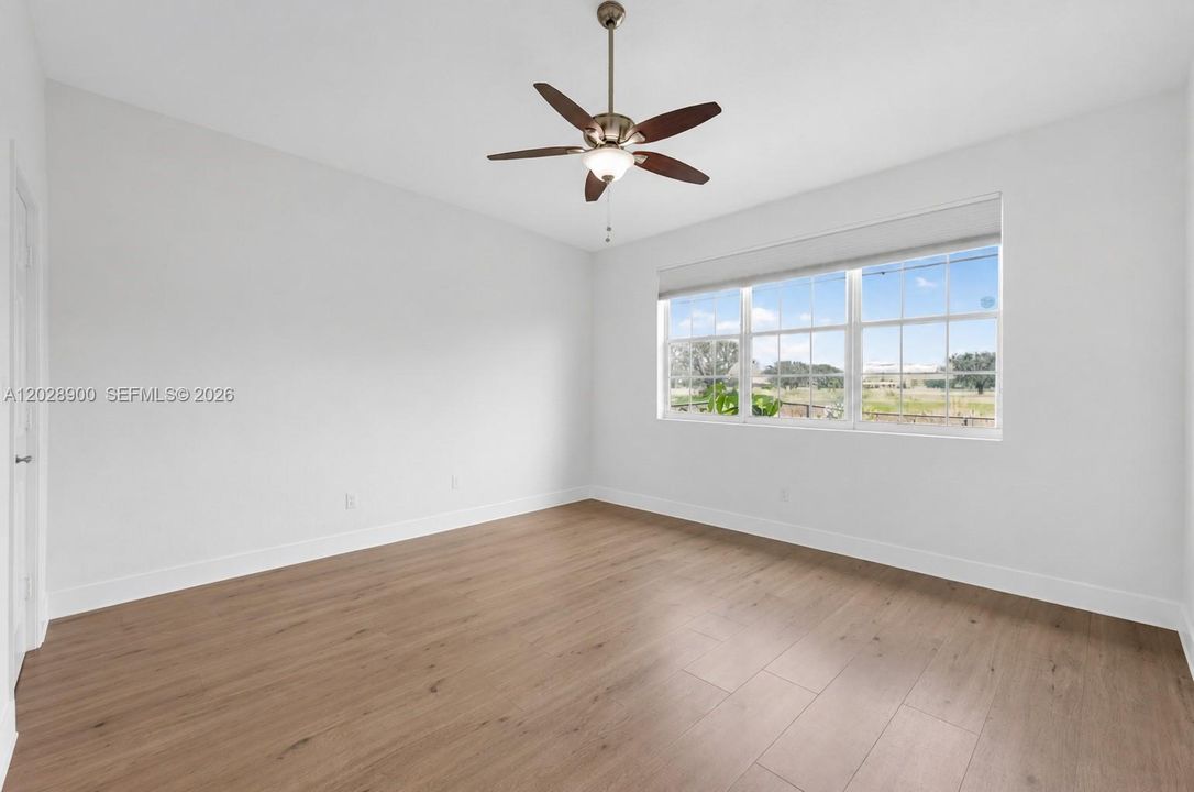 For Sale: $469,000 (2 beds, 2 baths, 1320 Square Feet)
