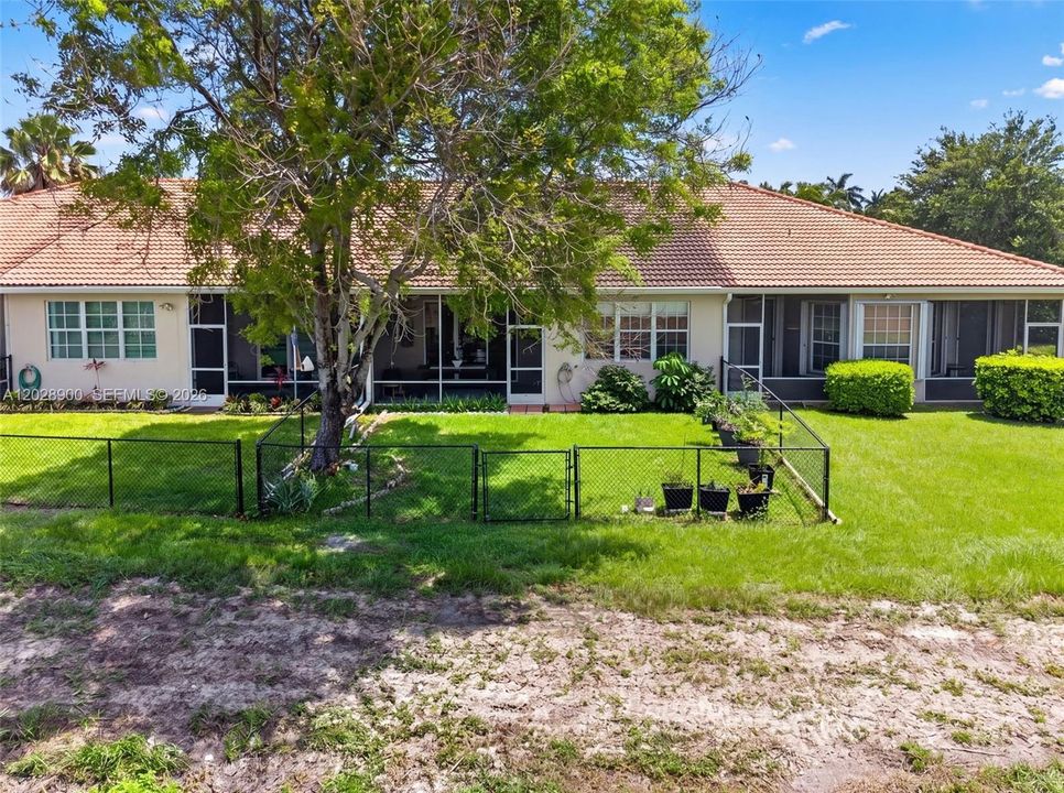 For Sale: $469,000 (2 beds, 2 baths, 1320 Square Feet)
