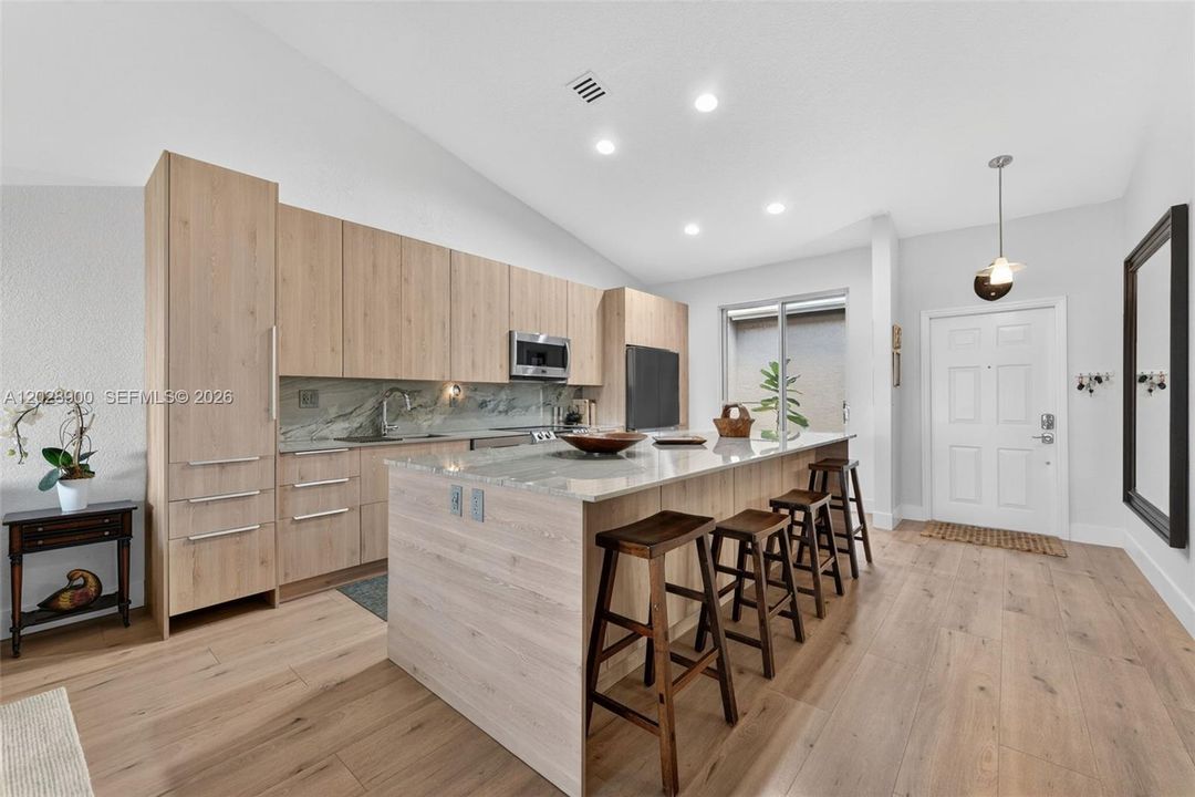 For Sale: $469,000 (2 beds, 2 baths, 1320 Square Feet)