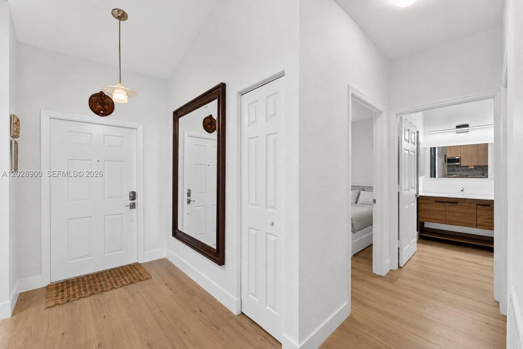 For Sale: $469,000 (2 beds, 2 baths, 1320 Square Feet)
