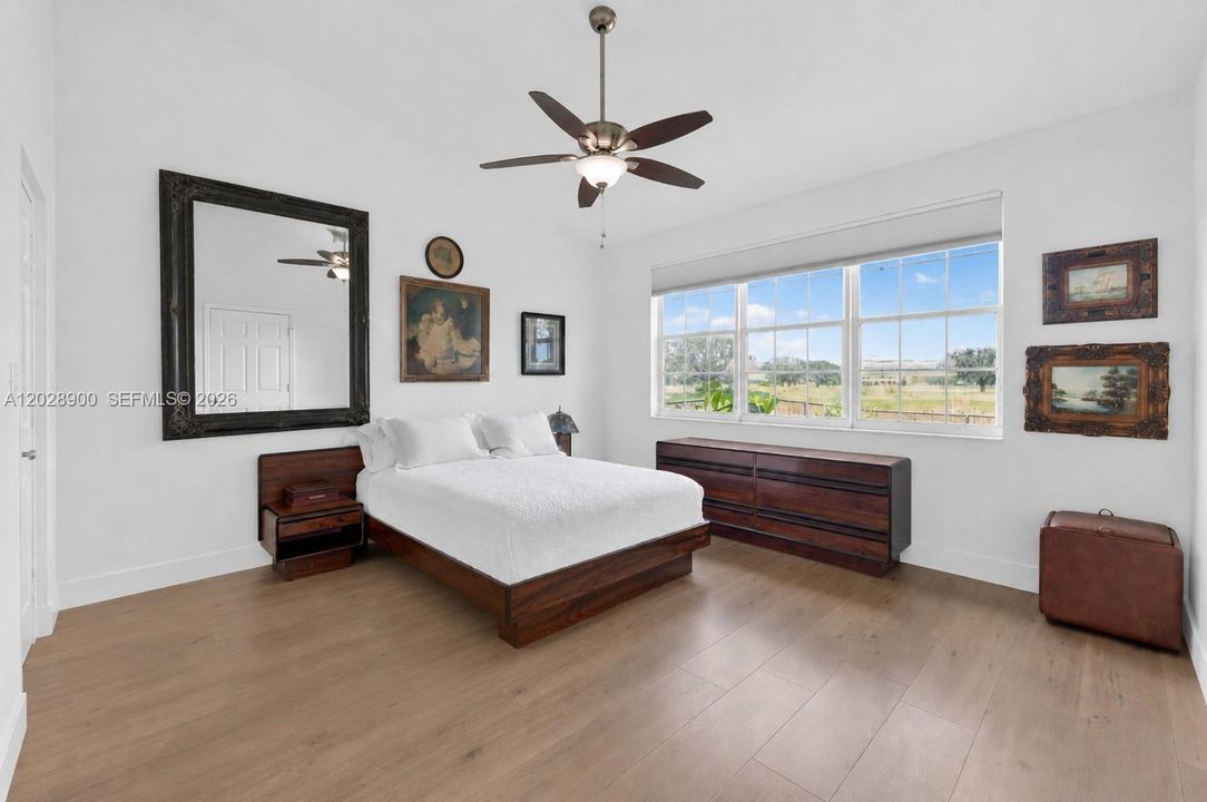 For Sale: $469,000 (2 beds, 2 baths, 1320 Square Feet)