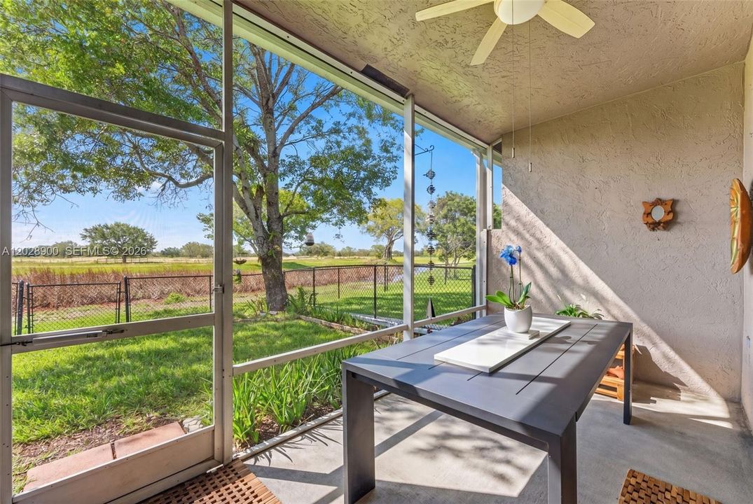 For Sale: $469,000 (2 beds, 2 baths, 1320 Square Feet)
