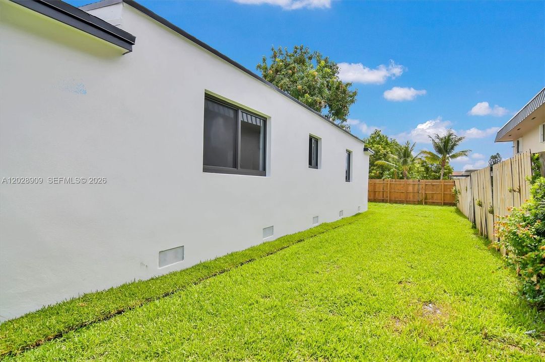 For Sale: $699,000 (4 beds, 3 baths, 1244 Square Feet)