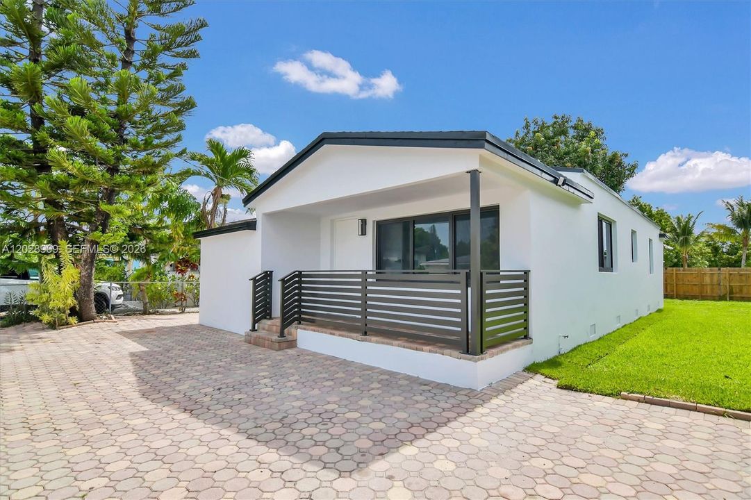 For Sale: $699,000 (4 beds, 3 baths, 1244 Square Feet)