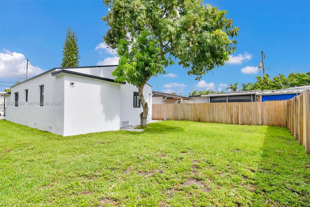 For Sale: $699,000 (4 beds, 3 baths, 1244 Square Feet)