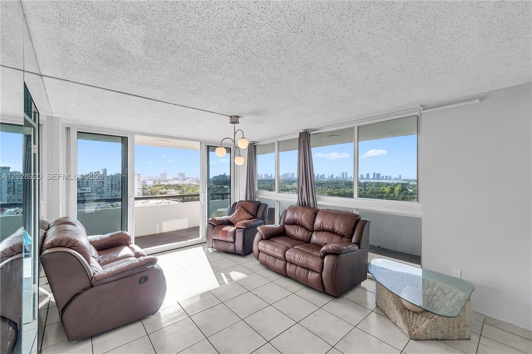 Activo con contrato: $560,000 (2 camas, 2 baños, 1085 Pies cuadrados)