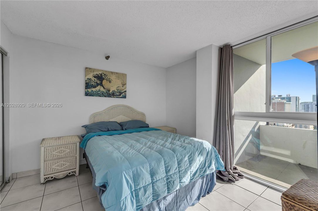 Activo con contrato: $560,000 (2 camas, 2 baños, 1085 Pies cuadrados)
