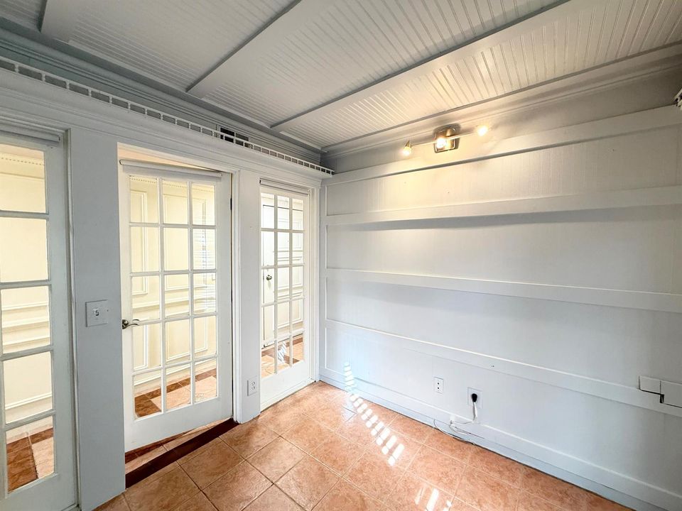 flex room with French door