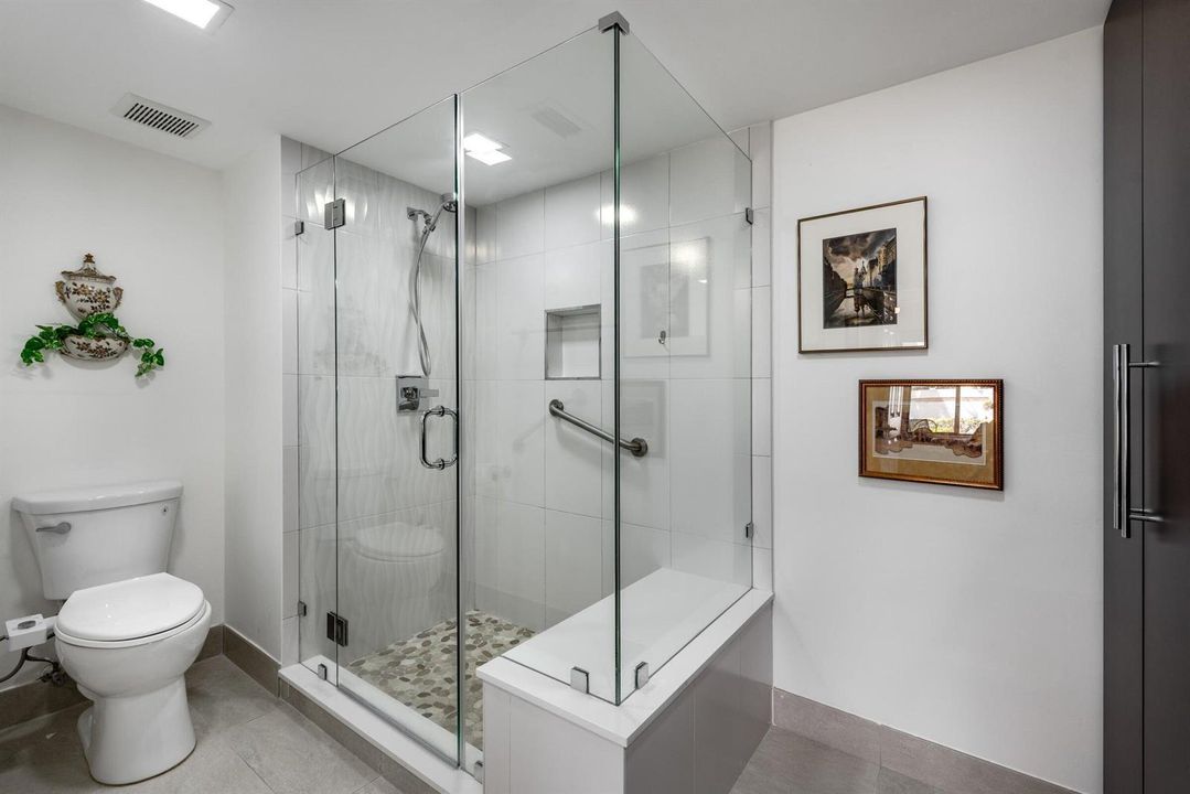 En Suite Primary Bathroom