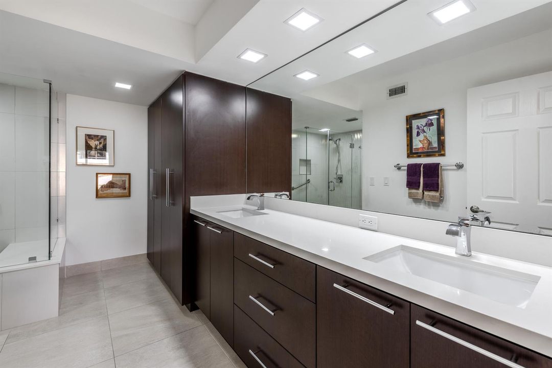 Primary En Suite Bathroom