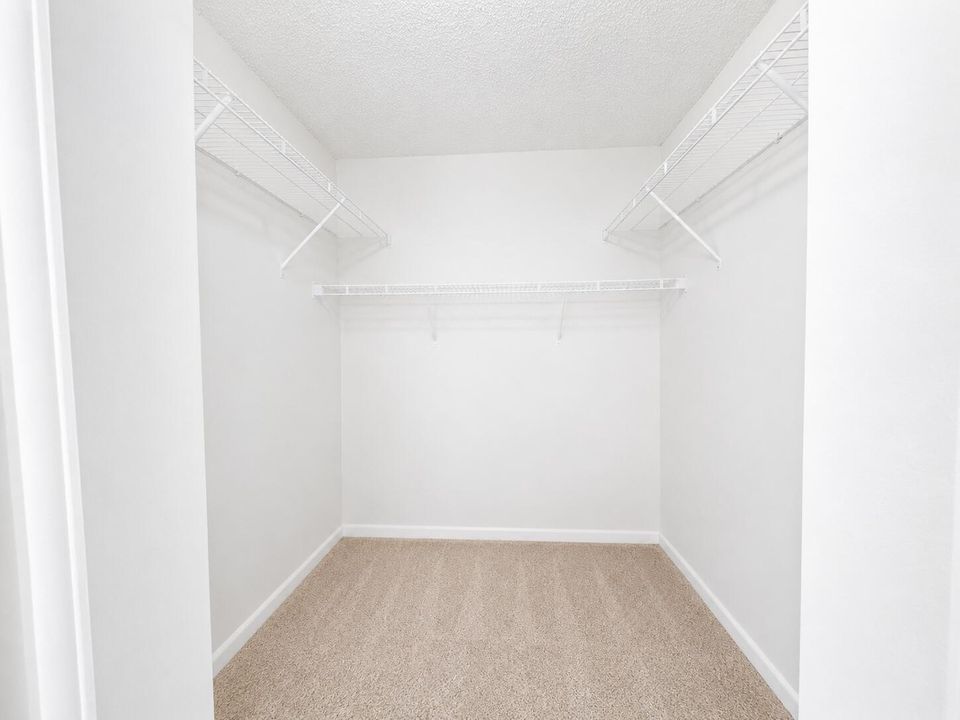 B07FFDCA-C1D2-44C5-BF16-E8C5380829F0
