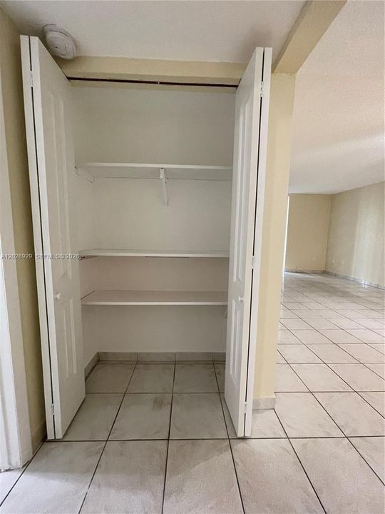 For Rent: $2,200 (2 beds, 2 baths, 960 Square Feet)