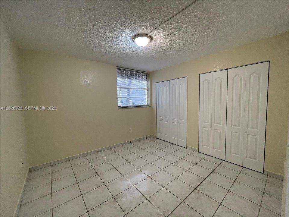 For Rent: $2,200 (2 beds, 2 baths, 960 Square Feet)