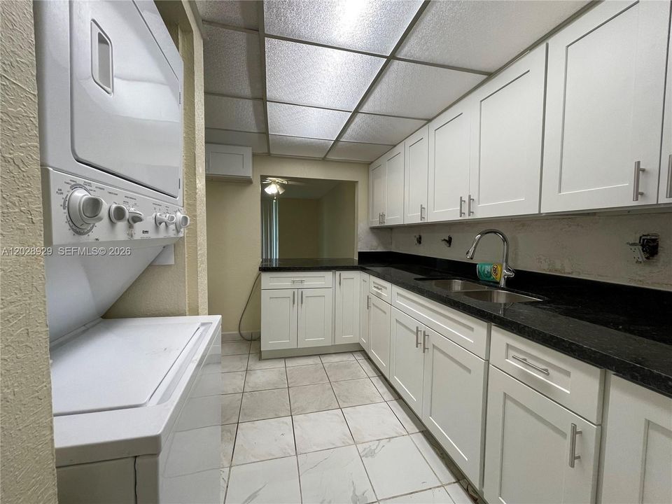 For Rent: $2,200 (2 beds, 2 baths, 960 Square Feet)