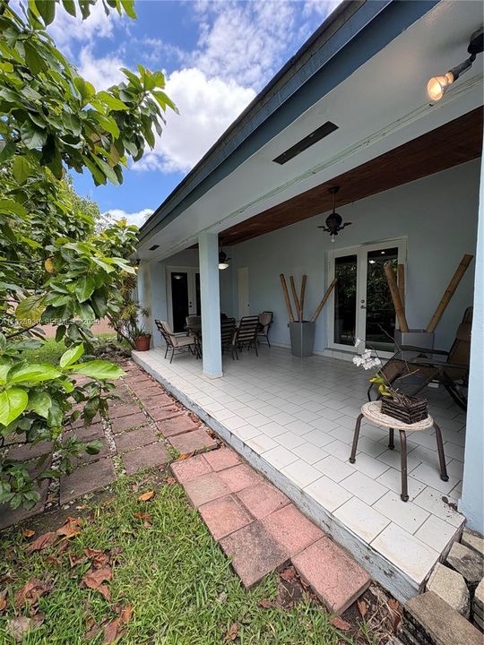 Active With Contract: $780,000 (4 beds, 2 baths, 1990 Square Feet)
