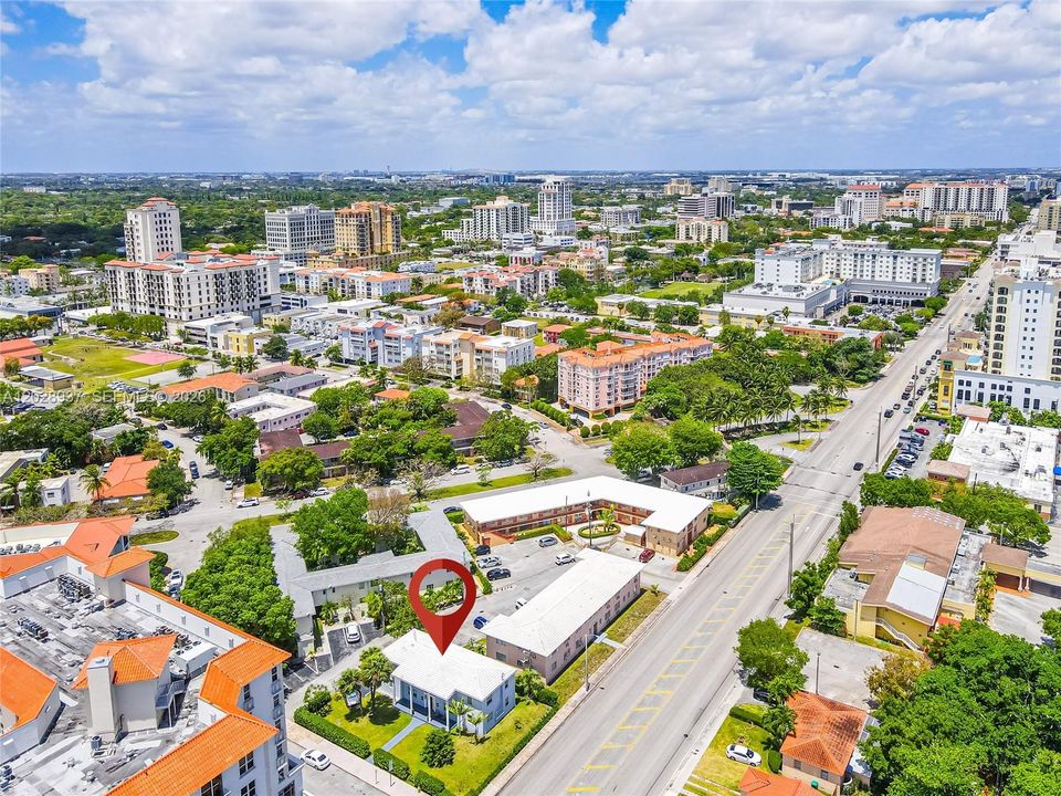 Recently Rented: $2,600 (2 beds, 1 baths, 900 Square Feet)