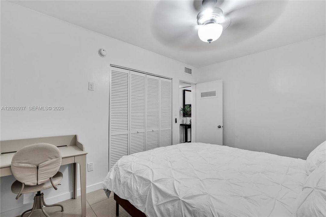 Recently Rented: $2,600 (2 beds, 1 baths, 900 Square Feet)