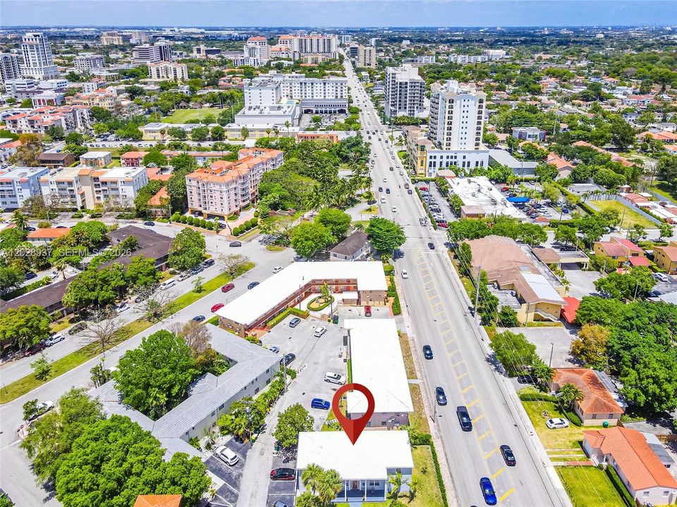 Recently Rented: $2,600 (2 beds, 1 baths, 900 Square Feet)