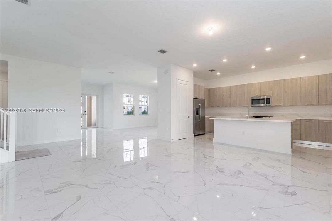 For Sale: $1,800,000 (5 beds, 3 baths, 3698 Square Feet)