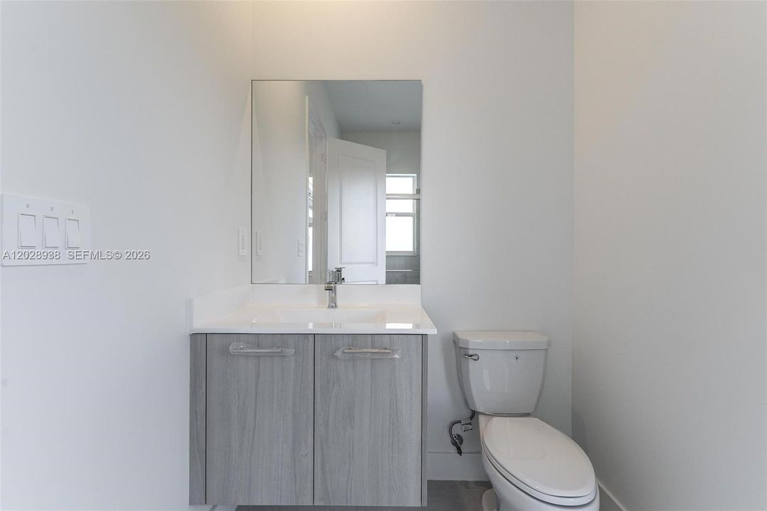 For Sale: $1,800,000 (5 beds, 3 baths, 3698 Square Feet)