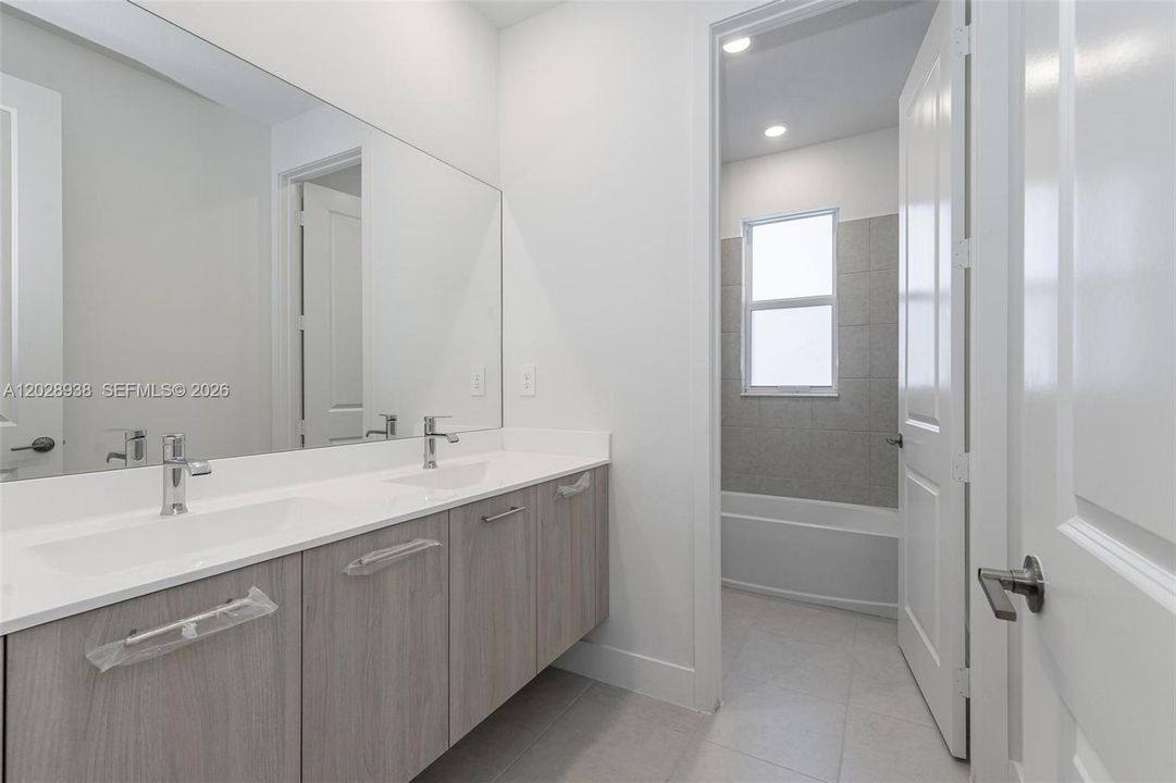 For Sale: $1,800,000 (5 beds, 3 baths, 3698 Square Feet)