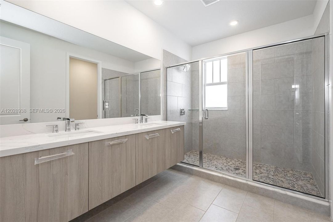For Sale: $1,800,000 (5 beds, 3 baths, 3698 Square Feet)