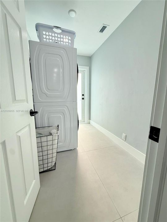 En Renta: $5,900 (3 camas, 3 baños, 2372 Pies cuadrados)