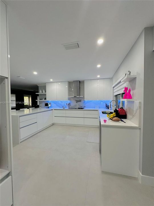 En Renta: $5,900 (3 camas, 3 baños, 2372 Pies cuadrados)