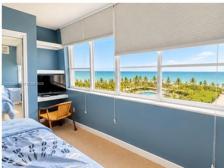 For Rent: $3,500 (2 beds, 1 baths, 938 Square Feet)