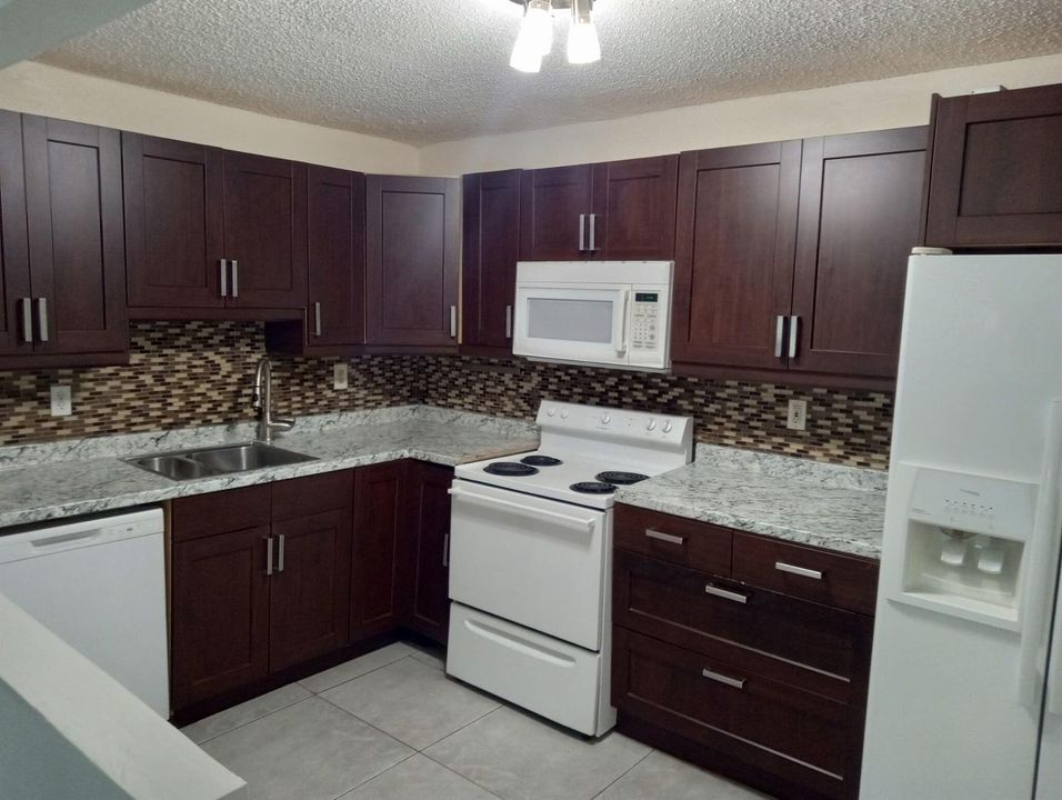 Spacious Kitchen