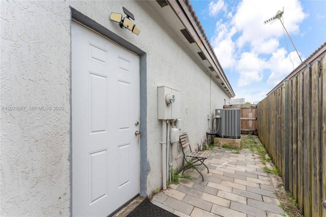 En Venta: $545,000 (3 camas, 2 baños, 1542 Pies cuadrados)