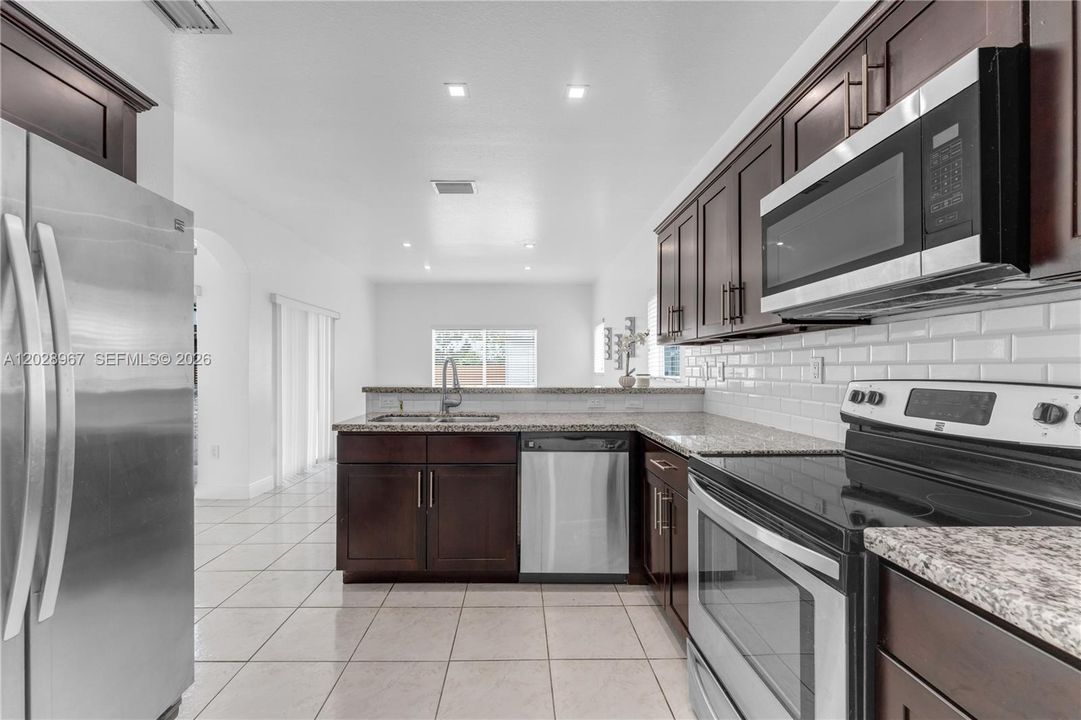 En Venta: $545,000 (3 camas, 2 baños, 1542 Pies cuadrados)