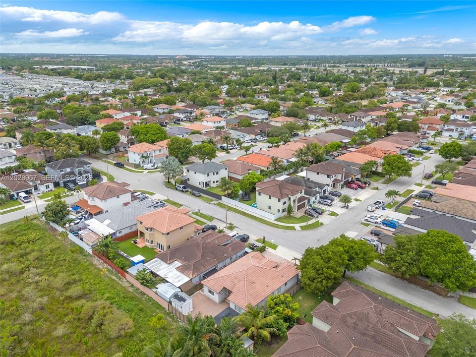 En Venta: $545,000 (3 camas, 2 baños, 1542 Pies cuadrados)