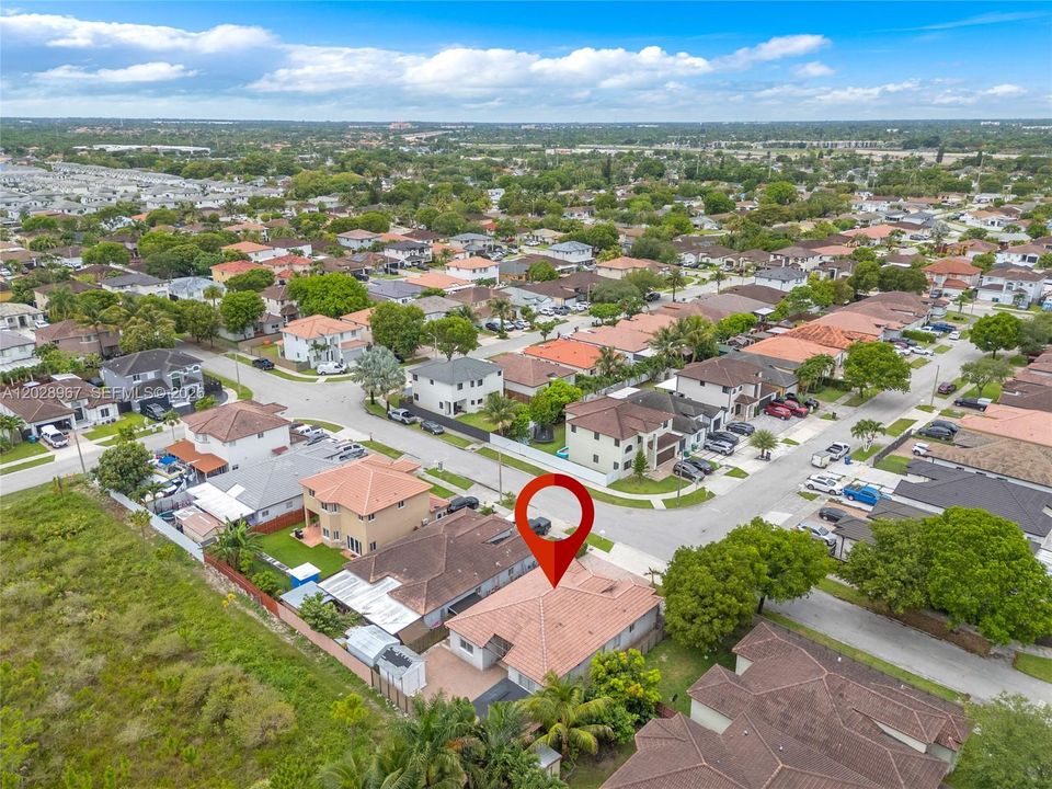 En Venta: $545,000 (3 camas, 2 baños, 1542 Pies cuadrados)