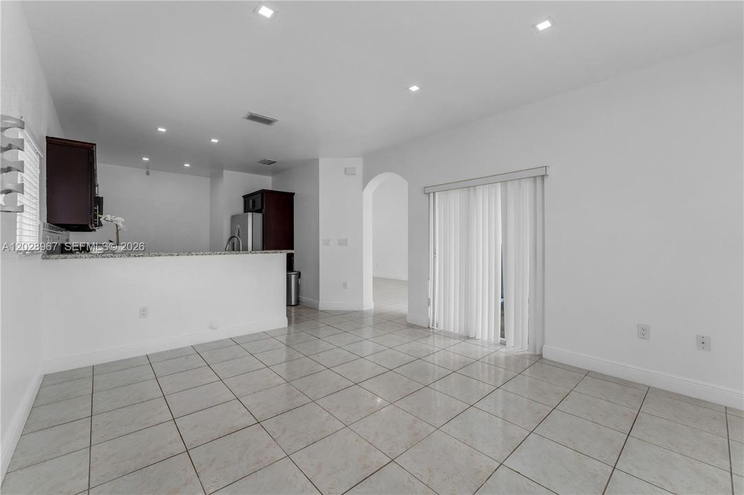 En Venta: $545,000 (3 camas, 2 baños, 1542 Pies cuadrados)