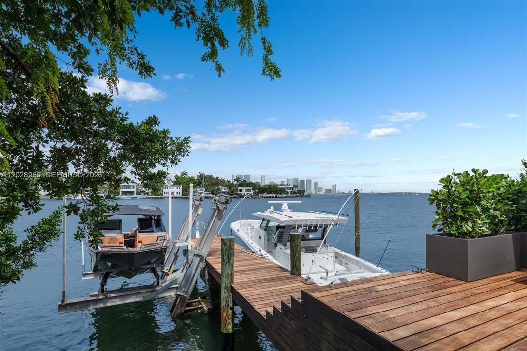 For Sale: $24,500,000 (4 beds, 4 baths, 5501 Square Feet)