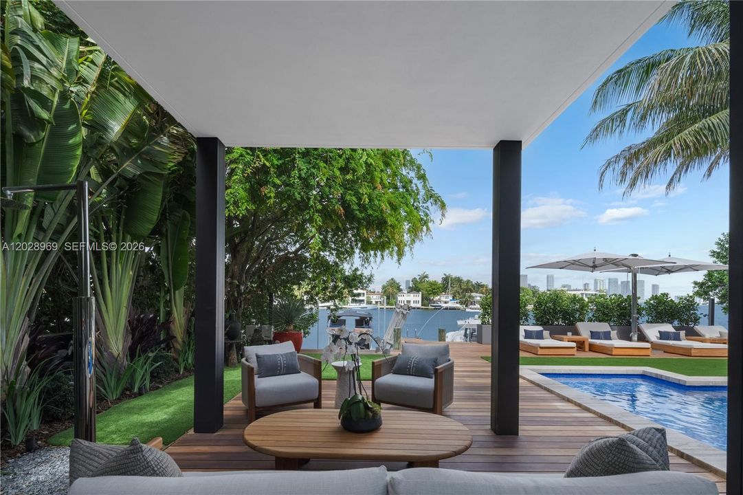 For Sale: $24,500,000 (4 beds, 4 baths, 5501 Square Feet)