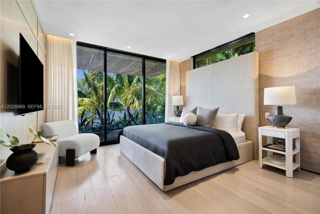 For Sale: $24,500,000 (4 beds, 4 baths, 5501 Square Feet)