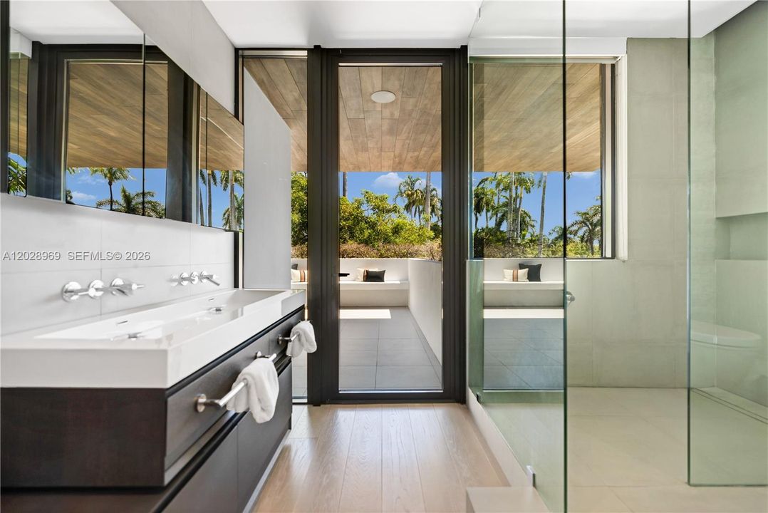 For Sale: $24,500,000 (4 beds, 4 baths, 5501 Square Feet)