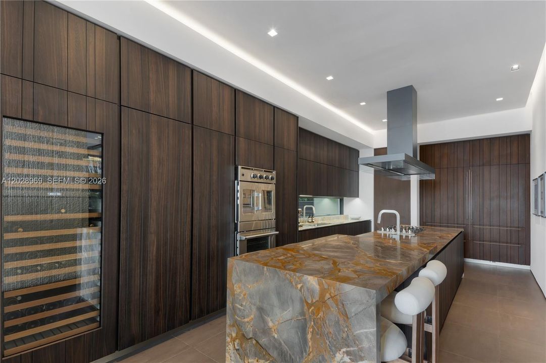 For Sale: $24,500,000 (4 beds, 4 baths, 5501 Square Feet)
