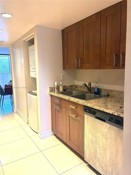 En Venta: $219,000 (2 camas, 2 baños, 970 Pies cuadrados)