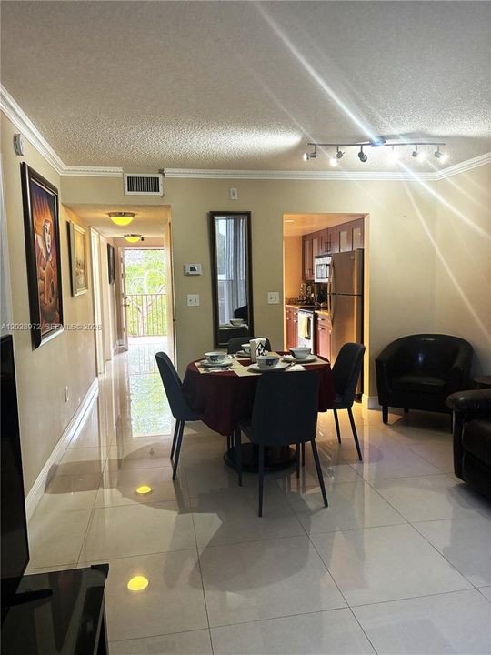 En Venta: $219,000 (2 camas, 2 baños, 970 Pies cuadrados)
