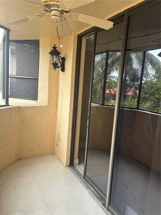 En Venta: $219,000 (2 camas, 2 baños, 970 Pies cuadrados)