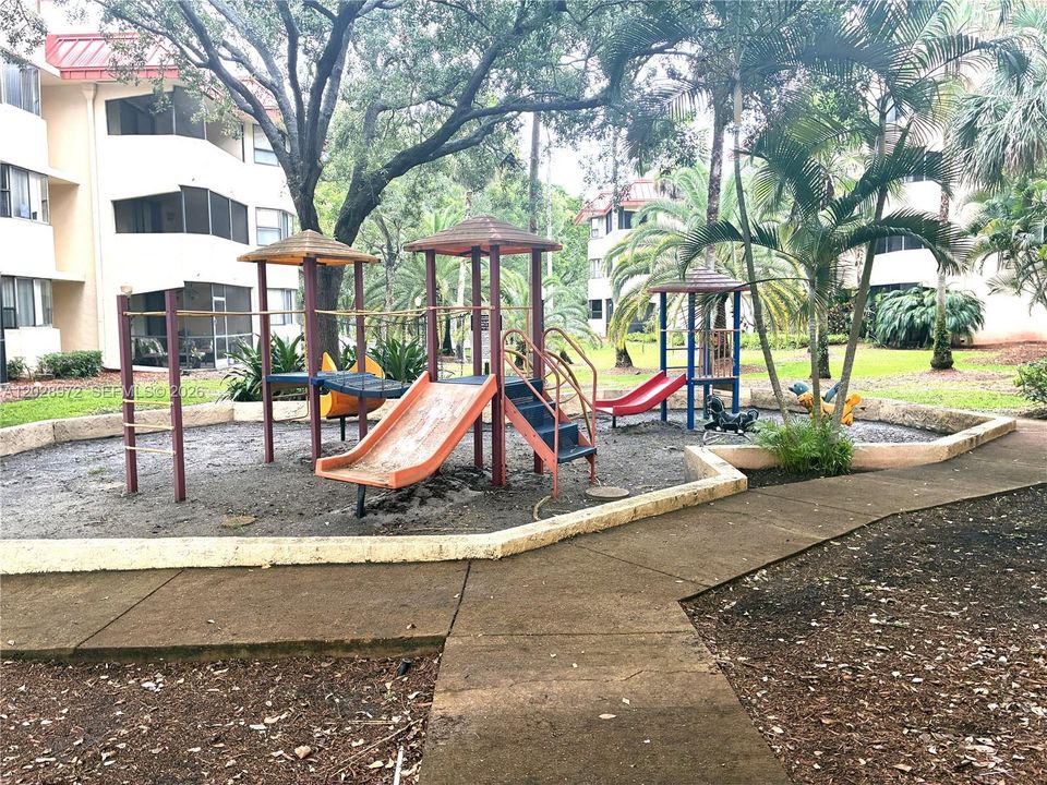 En Venta: $219,000 (2 camas, 2 baños, 970 Pies cuadrados)