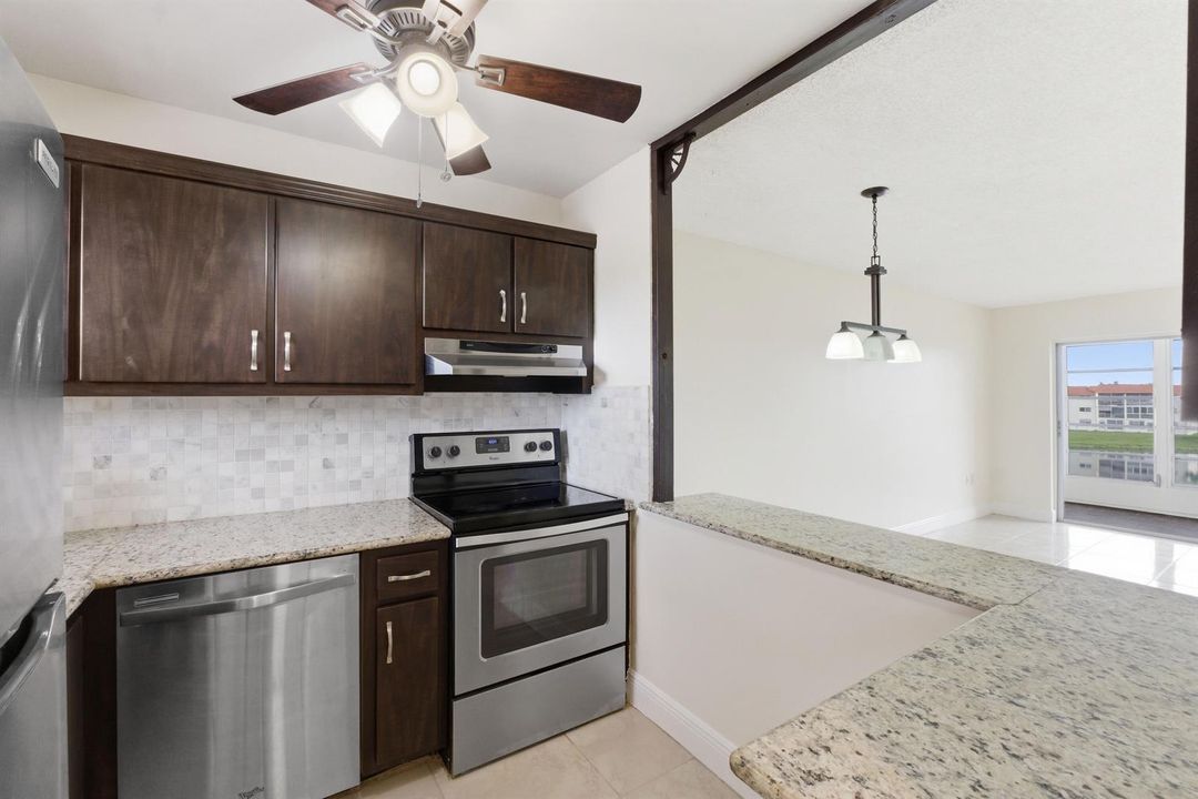 2651 Sunrise Lakes Dr E 308_009