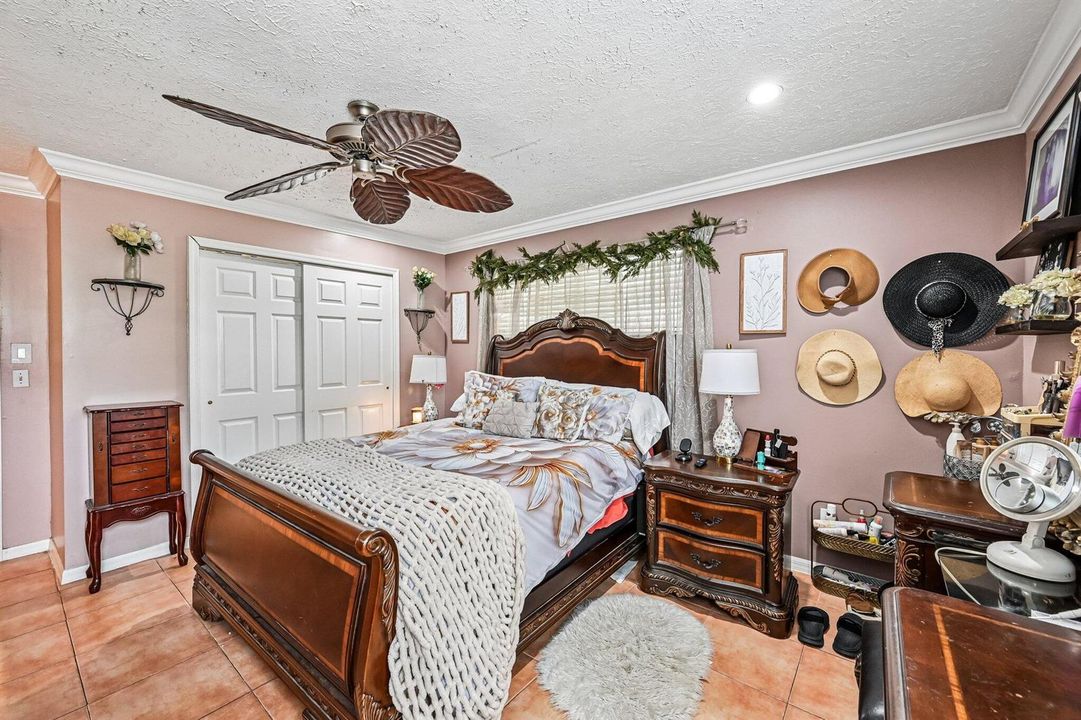 3-web-or-mls-SW Mercer St-S3105-024