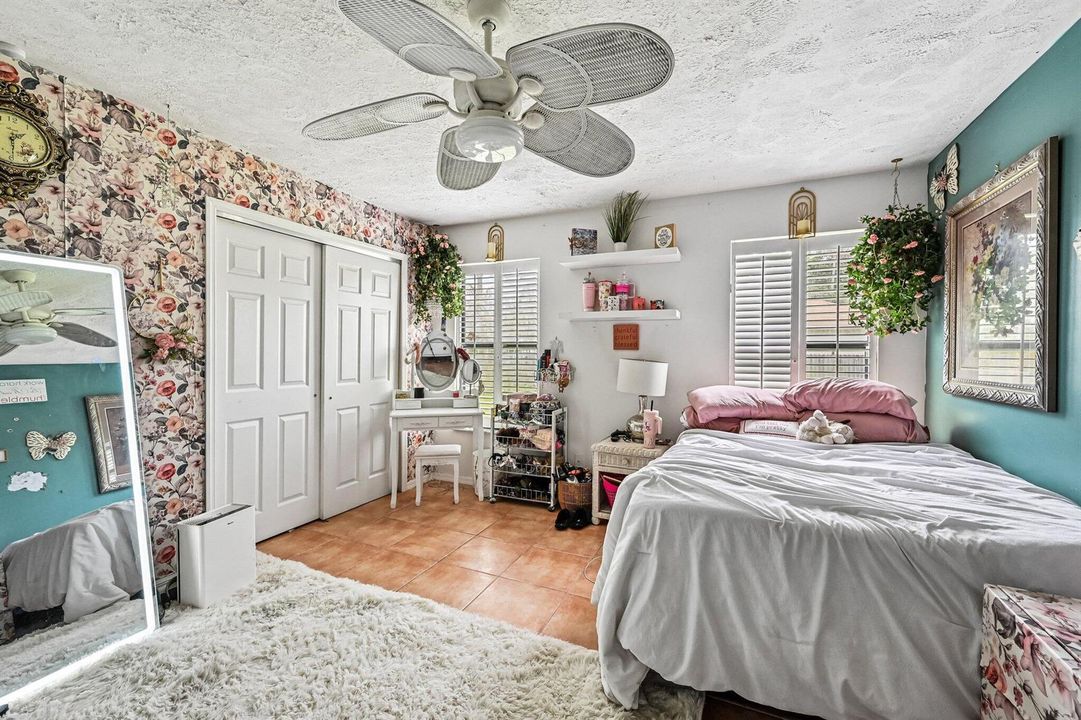 24-web-or-mls-SW Mercer St-S3105-037